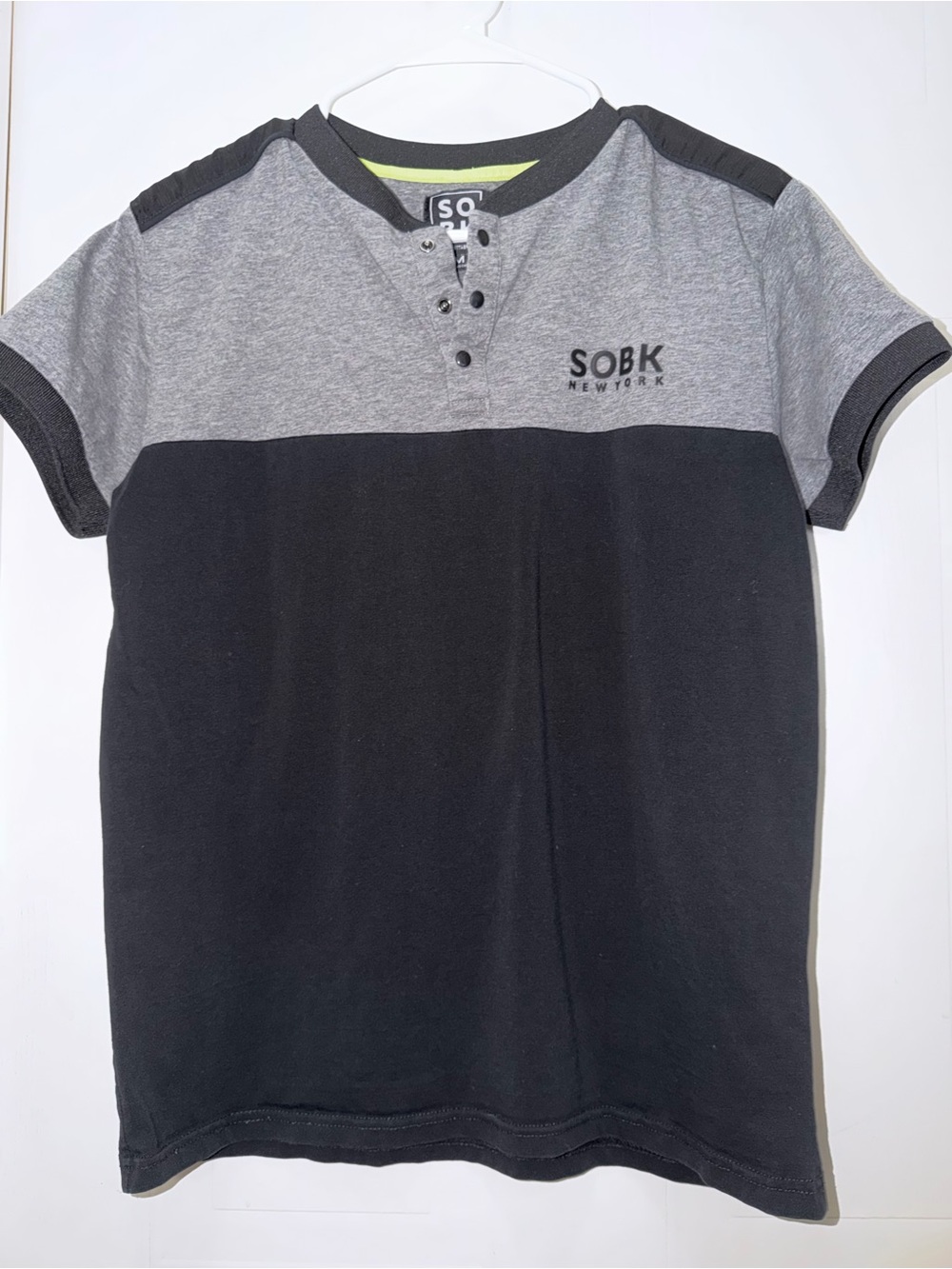 Boys' Short Sleeve Colorblock Henley Tee - Gray & Black